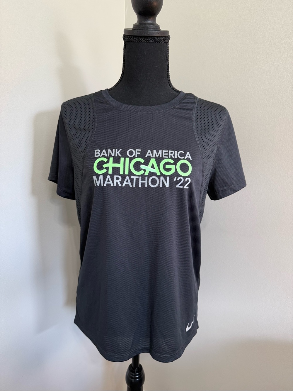 Nike Chicago Marathon '22 Women’s Black Performance Tee (medium)